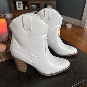 Brand new white cow girl boots